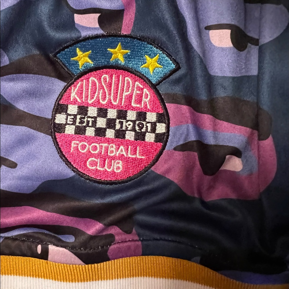 Modelo ‘Football Club’ outfit - Picture 10 of 12